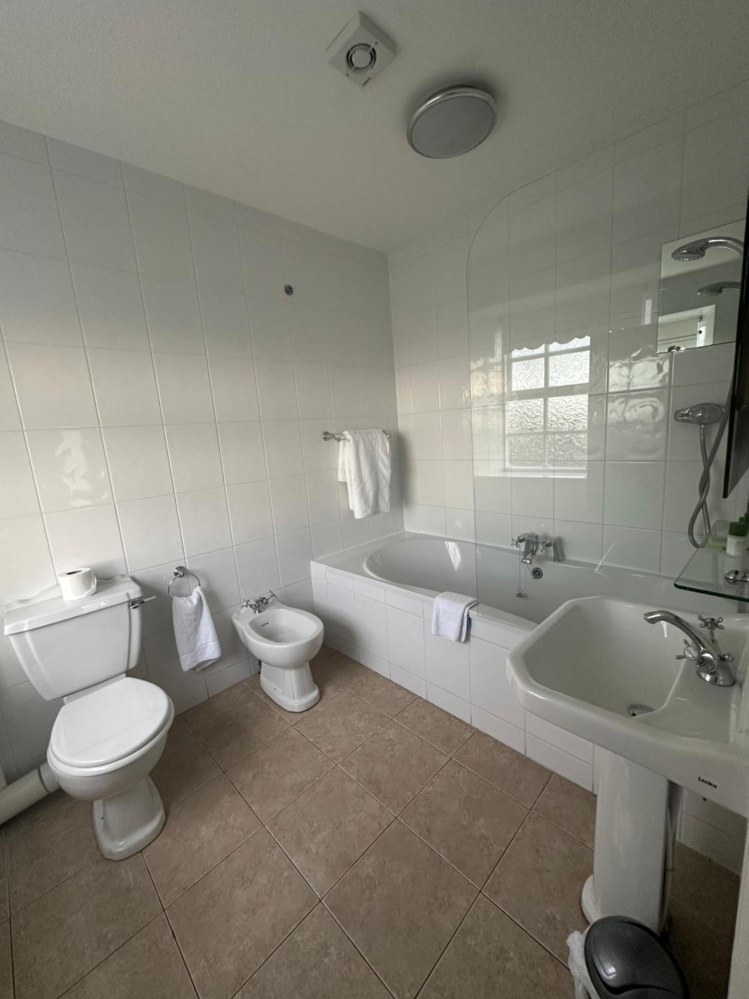 Kings Croft Hotel Понтефракт Екстер'єр фото