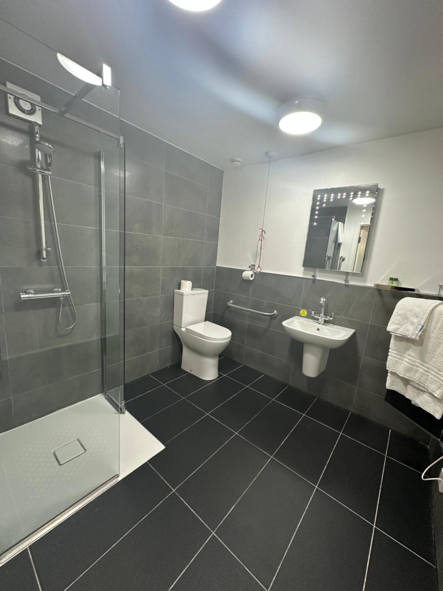 Kings Croft Hotel Понтефракт Екстер'єр фото