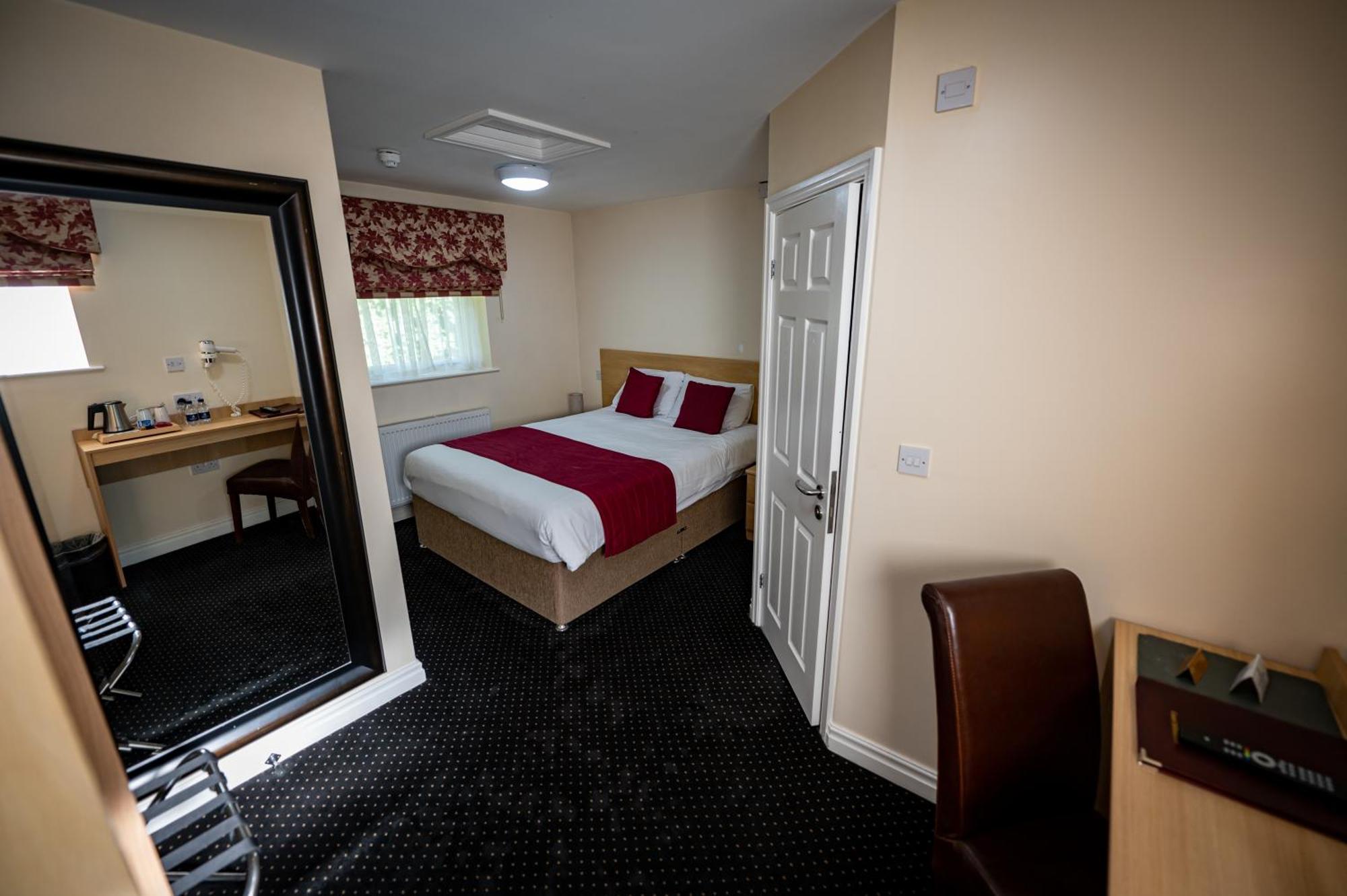 Kings Croft Hotel Понтефракт Екстер'єр фото